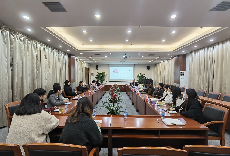 中环滨江128组织《民法典》宣讲培训图片-2.jpg