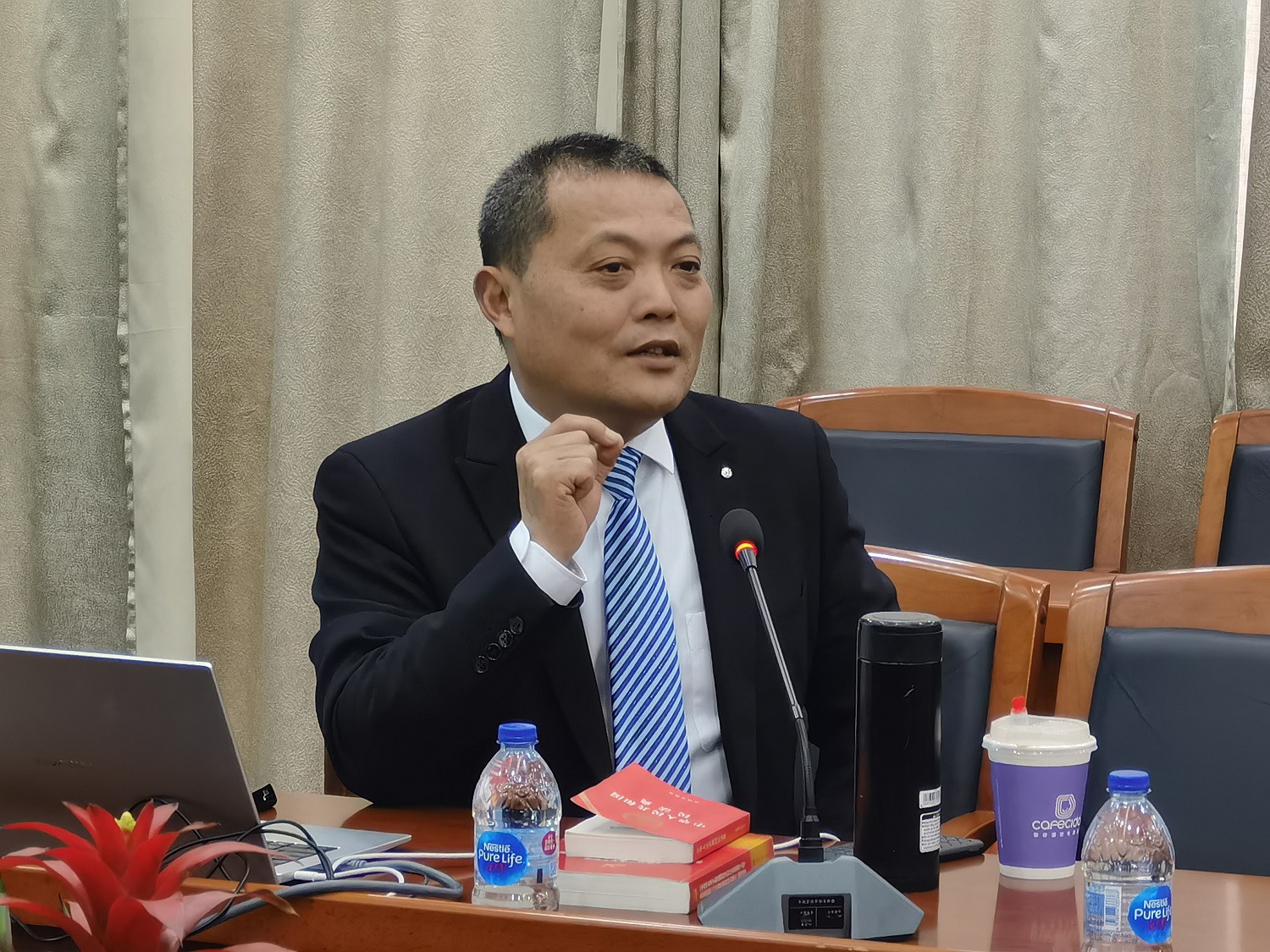 中环滨江128组织《民法典》宣讲培训图片-1.jpg